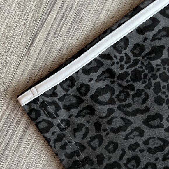 NWT ADIDAS Originals Short Tight Biker Shorts XXS Leopard Print 3 Stripes - Picture 9 of 12